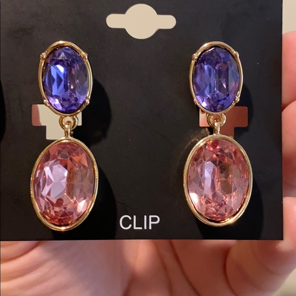 Tahari Clip Earrings NWT - Picture 3 of 4